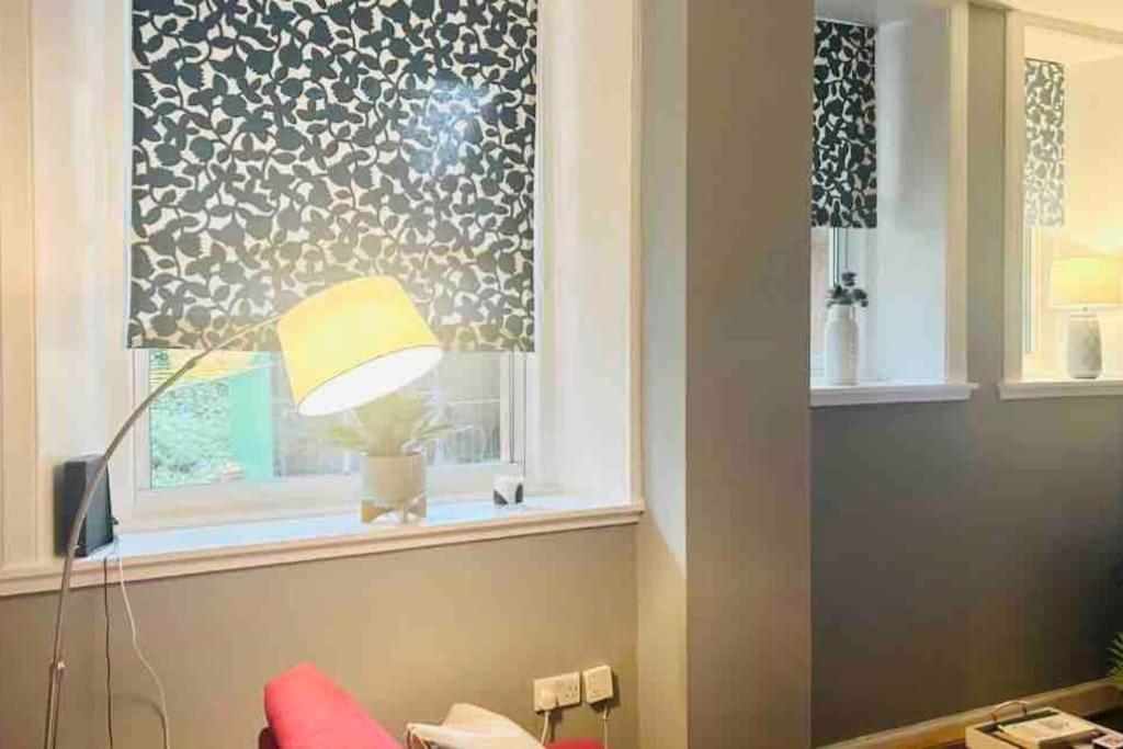 Large 2 Bedroom, Ground Floor Flat, Close To City Edinburg Exteriör bild