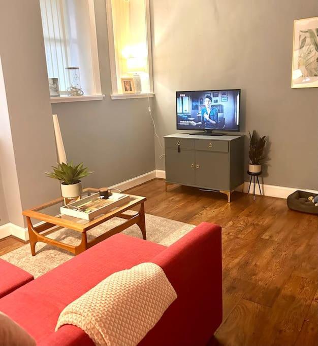 Large 2 Bedroom, Ground Floor Flat, Close To City Edinburg Exteriör bild